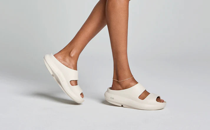 OOyea Slide — Chalk – Fit First Footwear