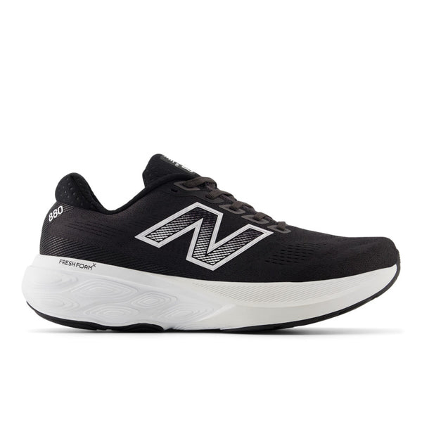 Men's Fresh Foam X 880v15 (4E) — Black/White